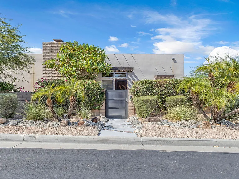 53945 Eisenhower Dr — Photo 3