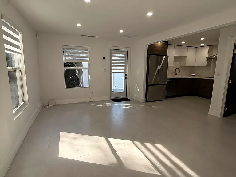 4430 NW 1st Ave — Photo 2