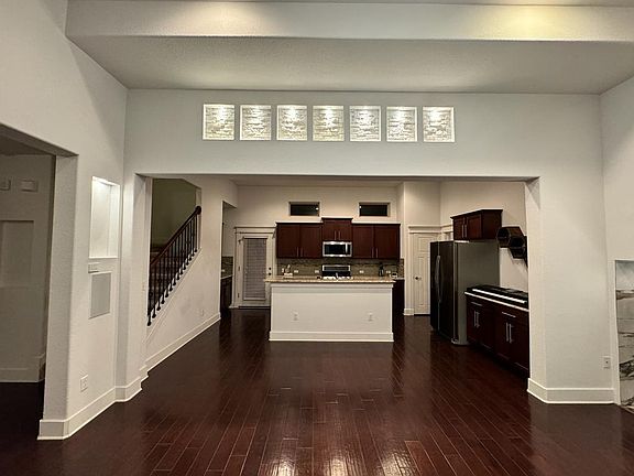 2nd image of 10903 Railway Ln