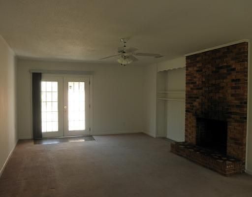 3rd image of 103 Bradford Ln