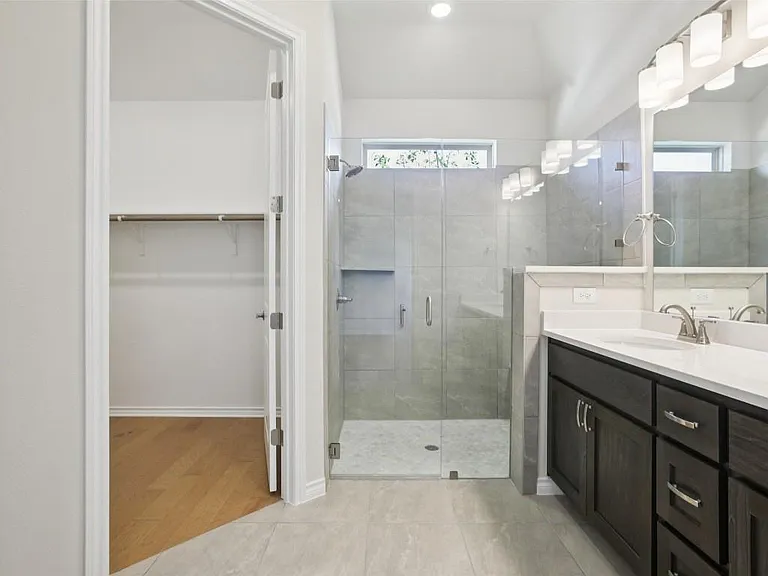 140 Stewart Dr #102 — Photo 9