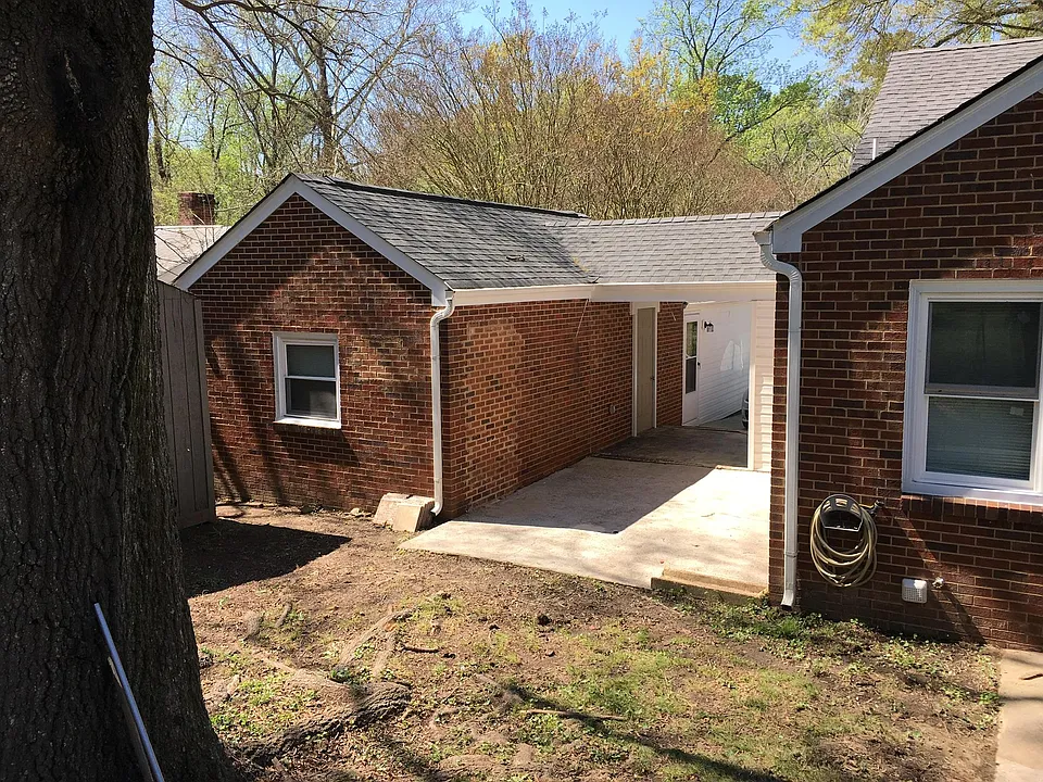 136 Chesterfield Ave #B