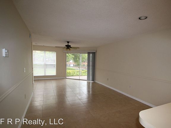 5th image of 4107 Chatham Oak Ct APT 301