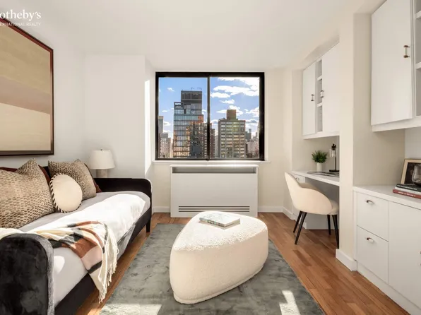 330 East 75th Street image 17 of 19