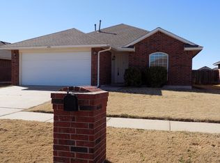 4201 Applegate Dr, Moore, OK 73160