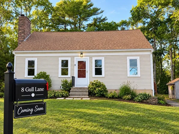 8 Gull Ln, Plymouth, MA 02360