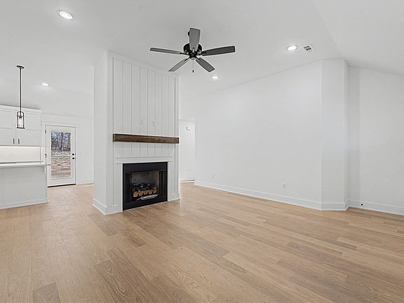 5th image of 88 Stoneykirk Dr
