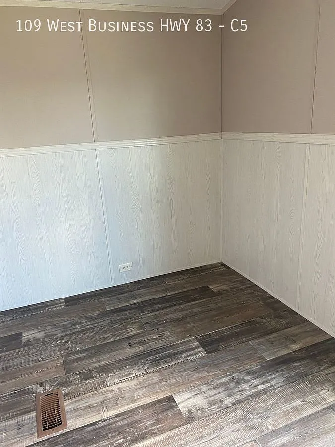 Now leasing — Photo 4
