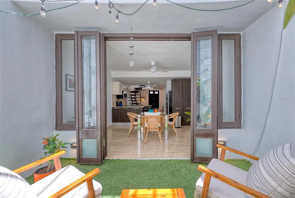 2 bed, 2.5 bath, 1353 sqft, $4,000 — Photo 4