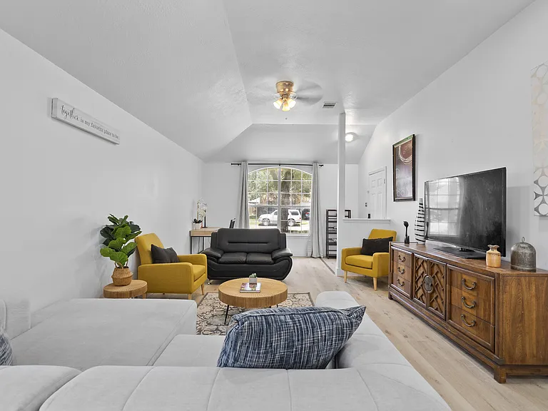 Shining Leaf Ct — Photo 4