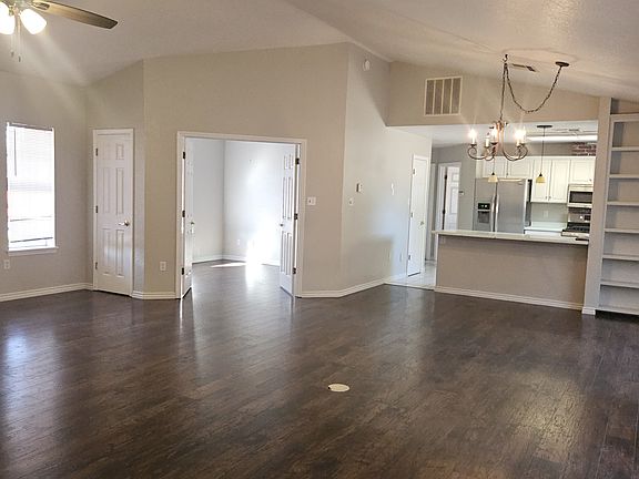 3rd image of 539 N Park Dr