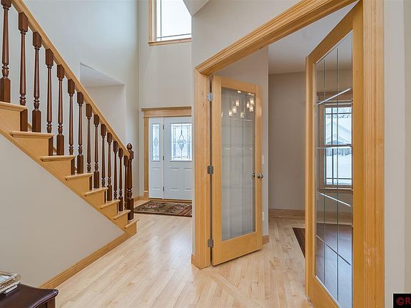 4th image of 320 Woodhaven Cir