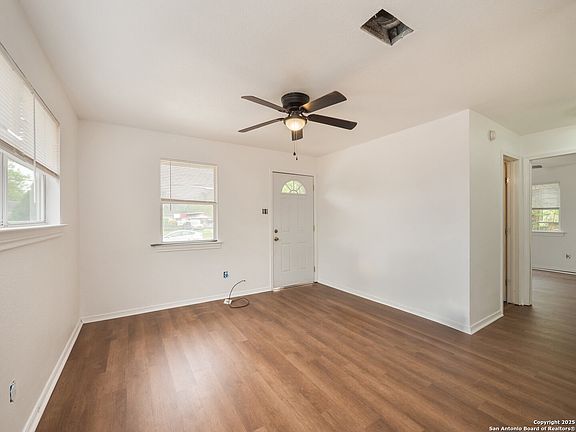 3rd image of 1523 San Casimiro St