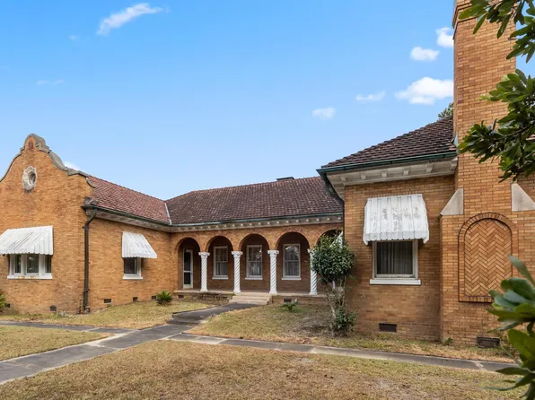 1002 W Pine St, Hattiesburg, MS 39401