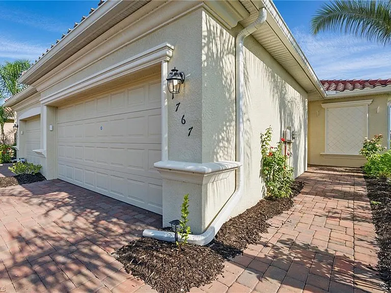 1767 Alameda Dr — Photo 4