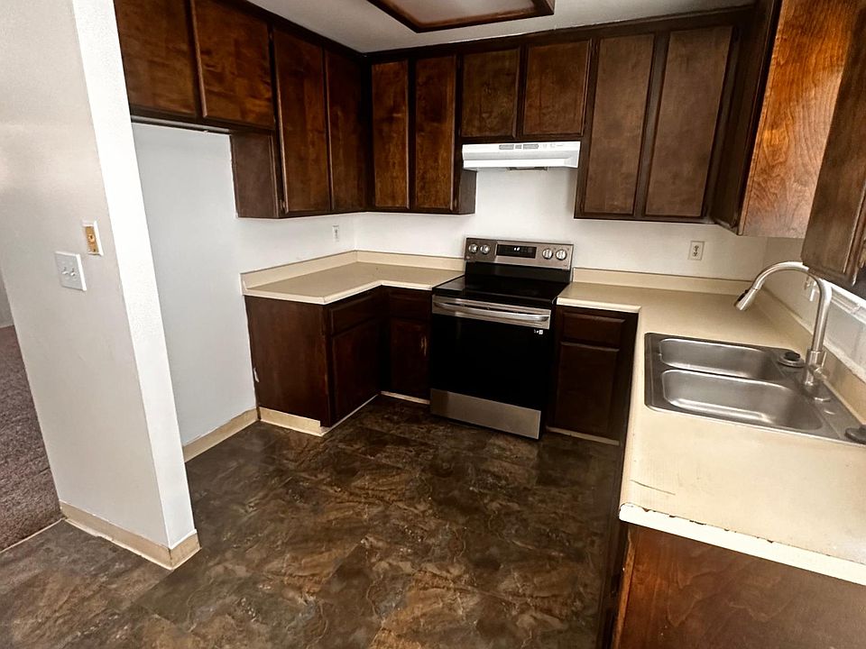 1st image of 1809 Lacey St APT 17