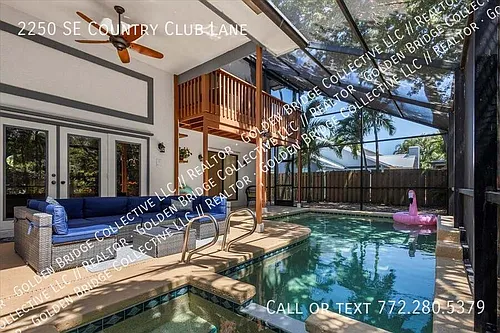 2250 SE Country Club Ln Photo 1