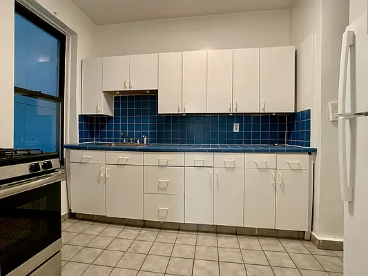 Rented by Building Equity Real Estate LLC | media 4