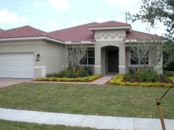 6707 Osage Cir, Greenacres, FL 33413