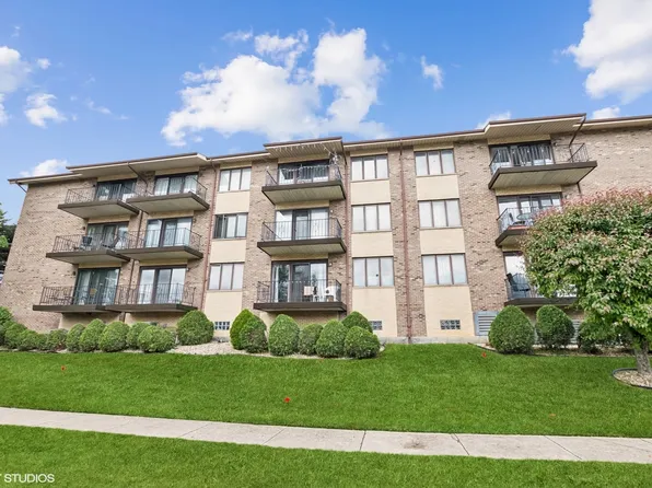 4009 W 93rd Pl APT 2B, Oak Lawn, IL 60453