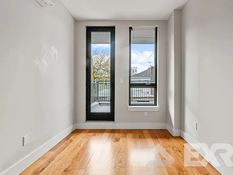 948 New York Ave #4F — Photo 4
