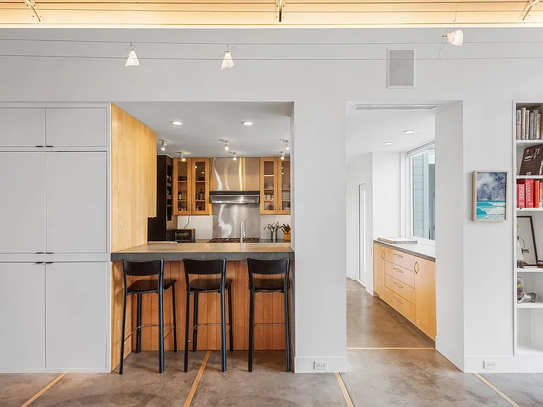 1270 Mountain View Dr — Photo 11