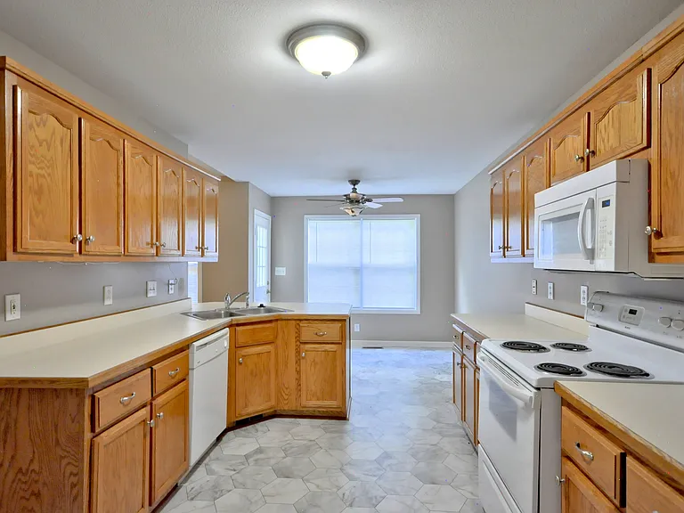 3291 S Senseney Cir — Photo 8