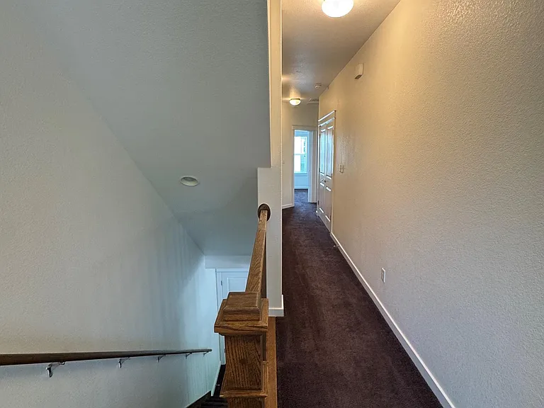 2033 Philomena St — Photo 12