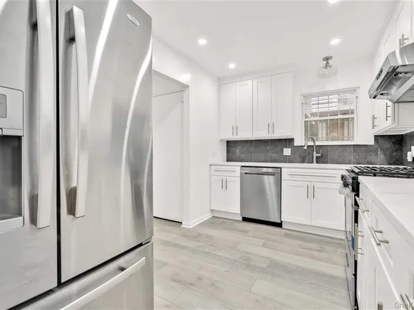 115-30 Inwood Street image 4 of 24