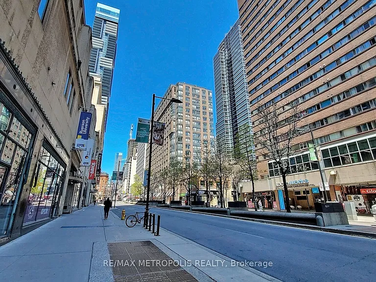 7 Carlton St #1114 — Photo 2