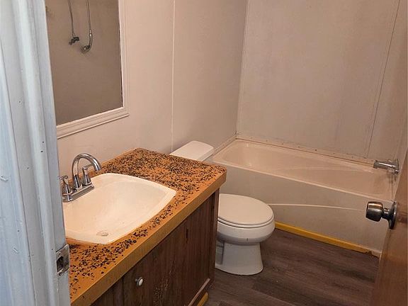 5th image of 2417 E Main St