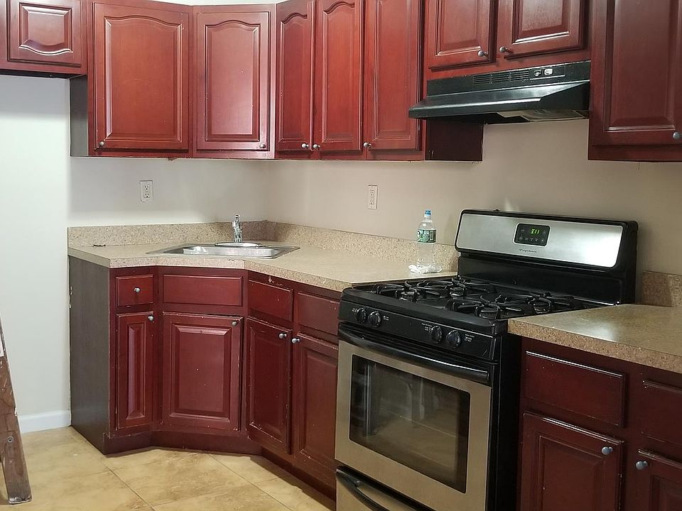 1st image of 5843 79th Ave #1