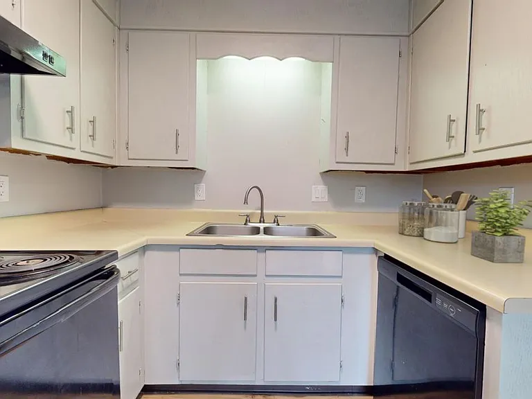 Ridge View Apartments — Photo 41