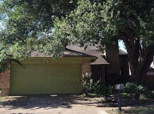 8114 Misty Ridge Ln, Houston, TX 77071