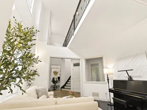 21657 92b Ave, Langley, BC V1M 0A3