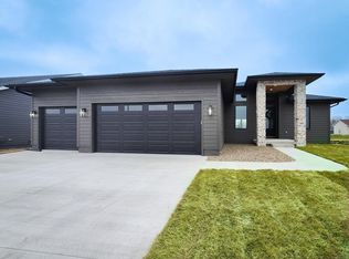 205 Cedar Dr, Gilbert, IA 50105