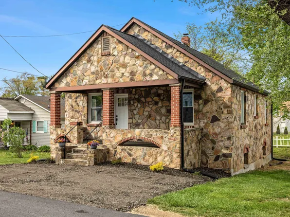 9 Celebrity Ln, Fishersville, VA 22939