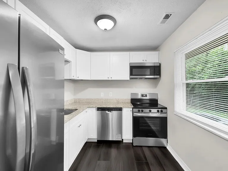10203 Storm Dr — Photo 9