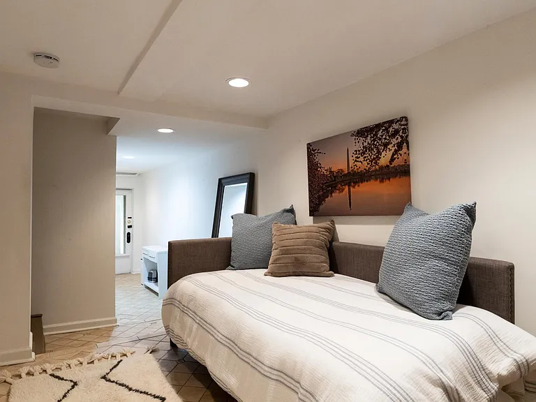 3021 Dent Pl NW — Photo 20
