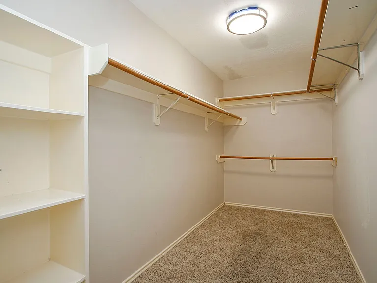 10314 Cliff Haven Ct — Photo 29