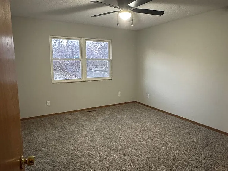 2762 W Roxbury St — Photo 4