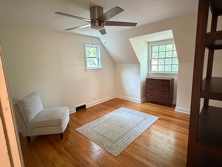 3211 S 30th St — Photo 32