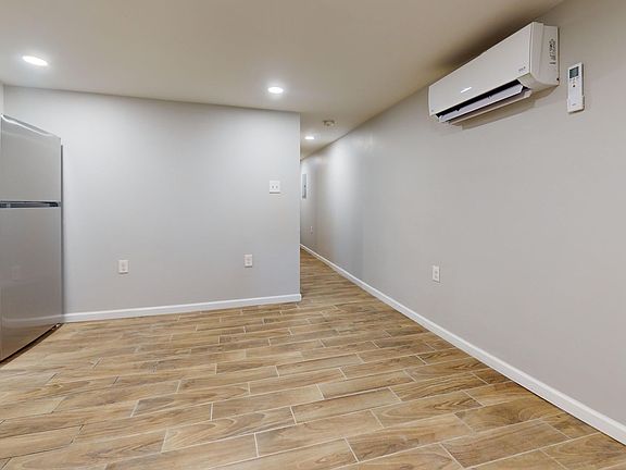 2nd image of 5618 Elmwood Ave #B
