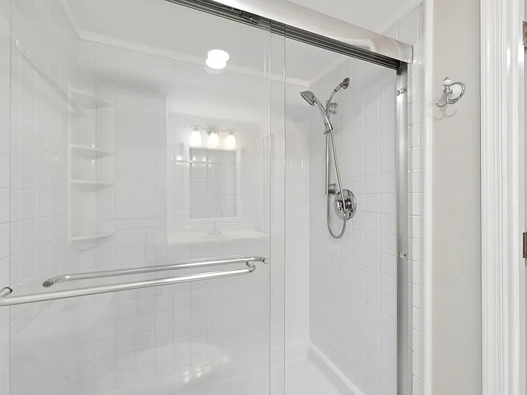 7 Silverwood Cir #3 — Photo 10