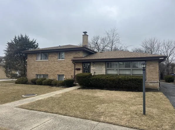 8924 Oconto Ave, Morton Grove, IL 60053