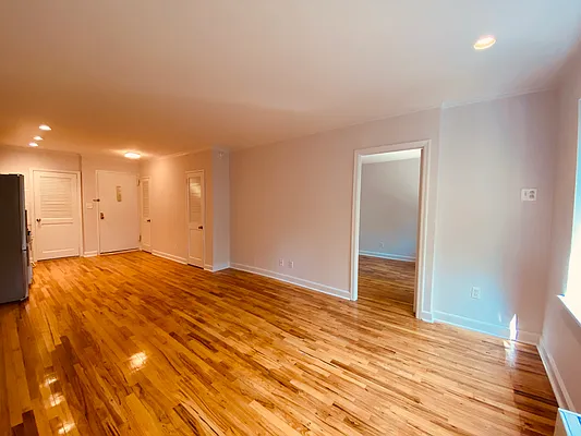 Rented by Metropolis Real Estate of Manhattan | media 6