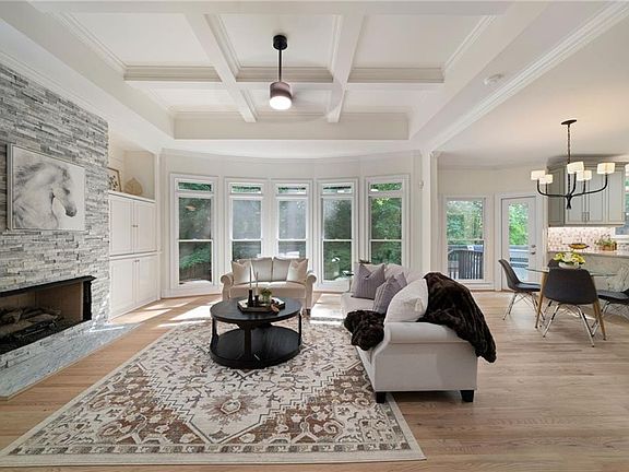 5th image of 2599 Brookline Cir NE