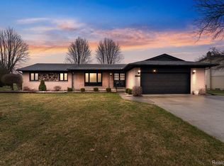 35170 Kesler Ct, Clinton Township, MI