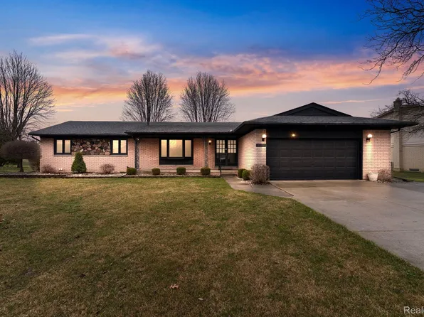 35170 Kesler Ct, Clinton Township, MI 48035