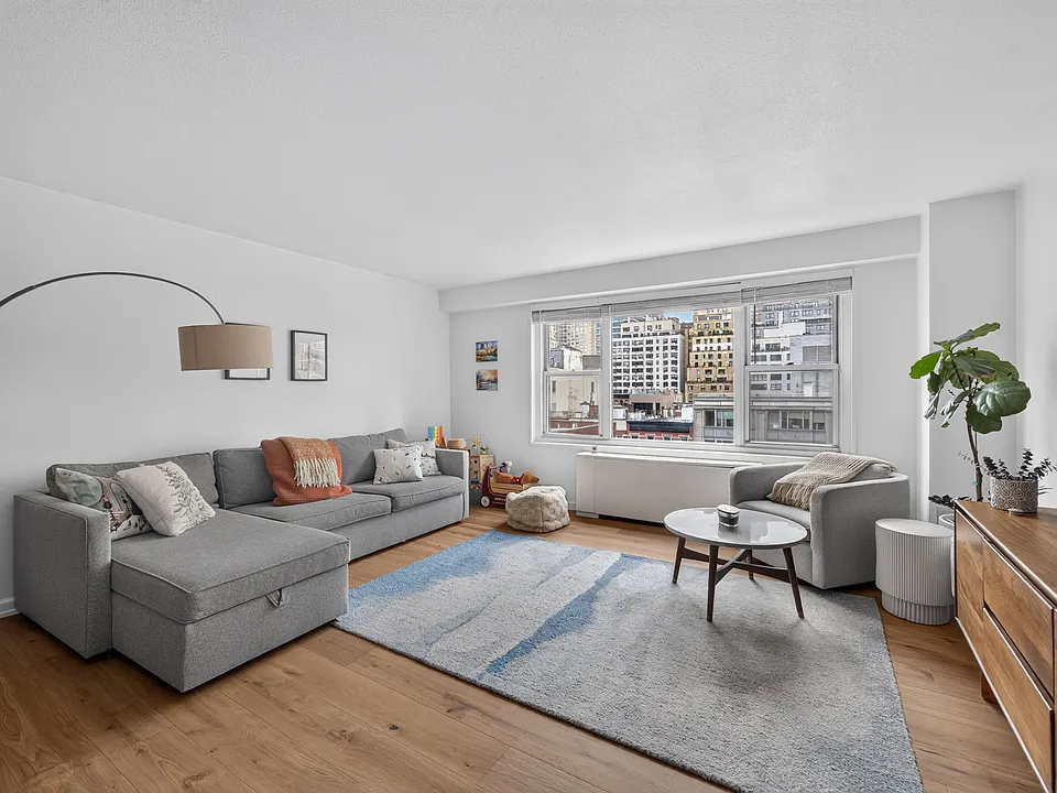 220 E 60th St #9H